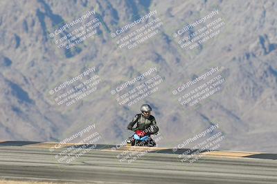 media/Dec-01-2025-Moto Forza (Mon) [[2daa91e15f]]/3-Beginner Group/Session 4 Turn 9/